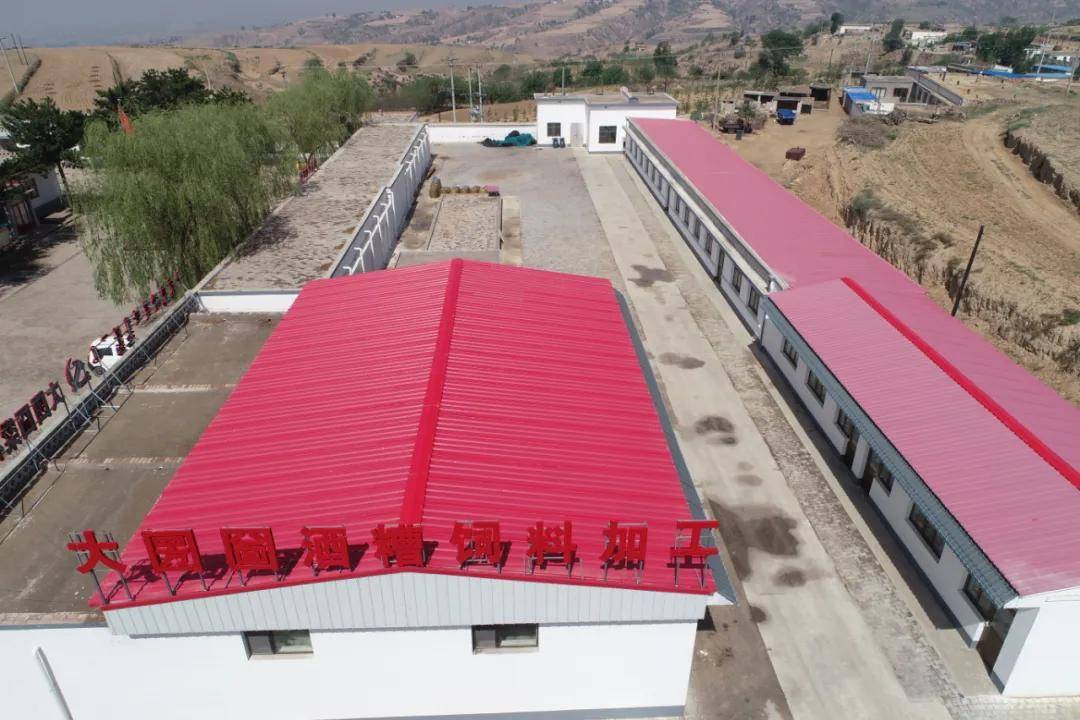 大圐圙梁村：上下同心“破枷锁” 四方八面“绘新景”_手机搜狐网