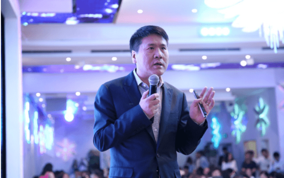 北大博士谈农民：一身蛮力对国家没用！网友：该有人管管了