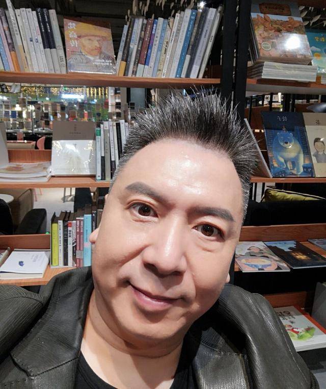 原创散打主席点评杨丽萍不生孩子:能生尽量生,不是母亲怎可成为女人 原创散打主席点评杨丽萍不生孩子:能生尽量生,不是母亲怎可成为女人