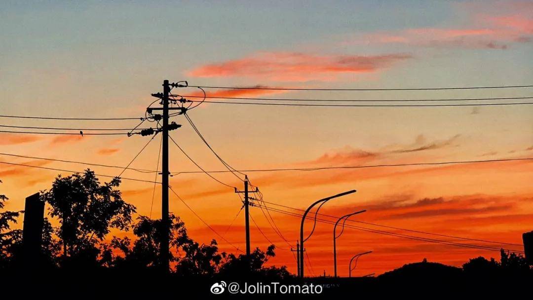 昨晚,看青岛白沙湾片区的绝美晚霞_路口