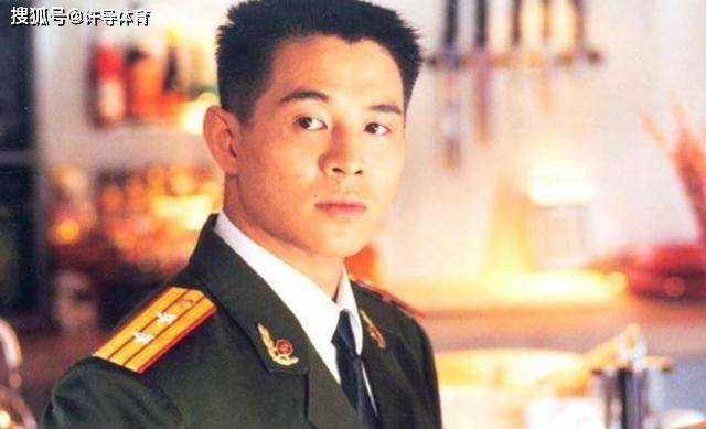 李连杰,在《中南海保镖》中饰演的特种兵许正阳真是帅的一塌糊涂!