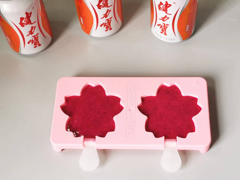 在家怎么做冰棒简单 eb14739a0a614e28992b6c297e9ed823.jpeg