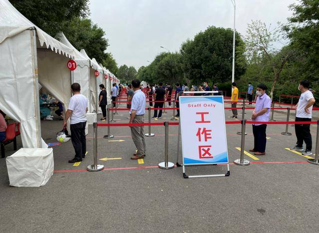 高丽营镇核酸检测现场