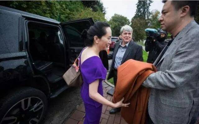 孟晚舟的感情之路：两段婚姻育有三儿一女，再婚甜蜜嫁给霸道总裁