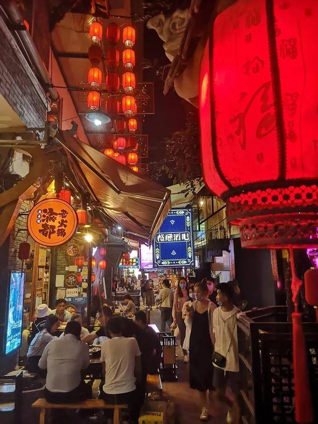 半边街夜市,犀浦夜市,花篱夜市,大湾区夜市,香香巷,荧火夜市.