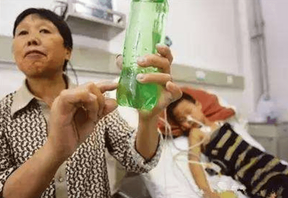 这2种饮料孩子很喜欢喝，但是危害很大，家长别再给孩子喝了！