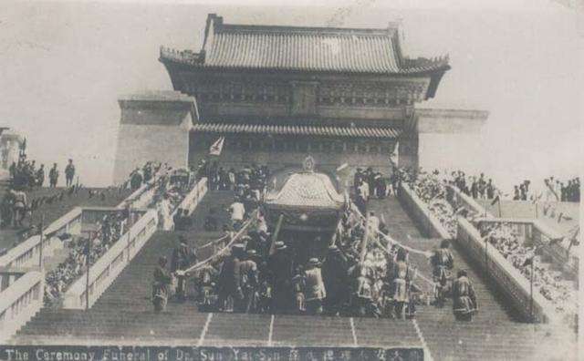 「毛泽东」毛泽东中山陵谒陵为什么坚决走大道不走小路，