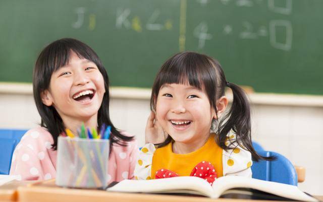 原创为啥“贵族学校”女生能留长发,普通学校不能?原因很真实 原创为啥“贵族学校”女生能留长发,普通学校不能?原因很真实