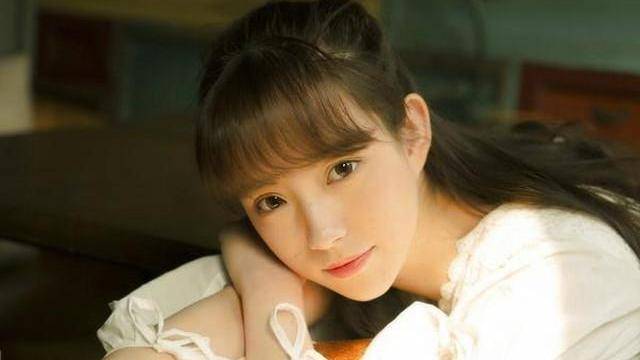 原创搞笑gif趣图:妹子,技术不行,这下摔得可不轻啊!