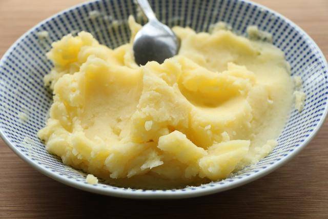 土豆加淀粉怎么能揉成面团 8f2cb82cd4ab44dc83ddf4d4f141af39.jpeg