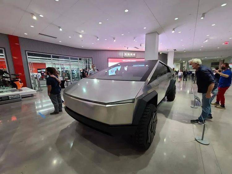 这造型还真受欢迎,特斯拉电动皮卡Cybertruck预订
