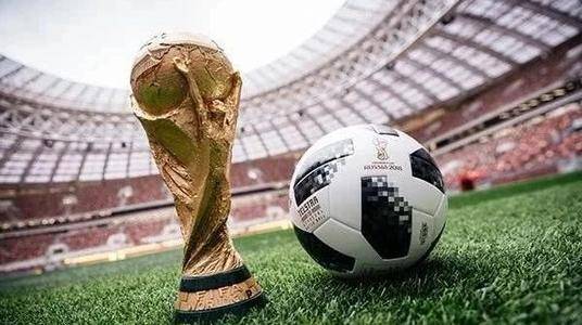 需要先和你确认一个重要的事实,2004年并没有举办男子足球世界杯