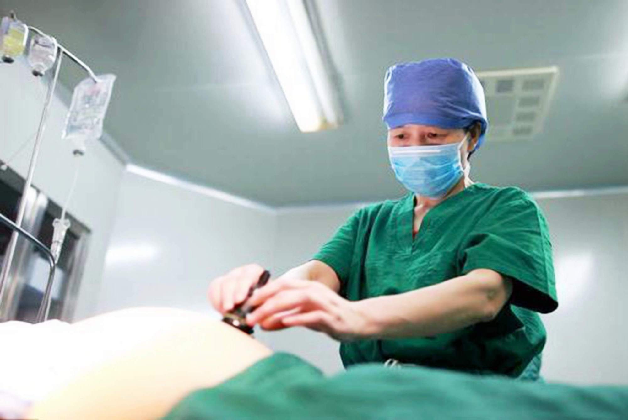 原创剖腹产就是睡一觉？怕疼放弃顺产的孕妈，真该看看这些手术器材