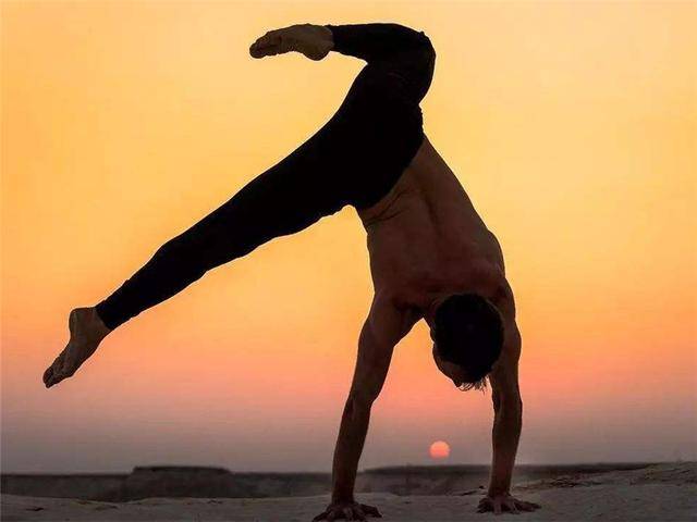 怎么克服自卑心理让自己变得自信 d78b61c58e0f4e679a8971845838a580.jpeg