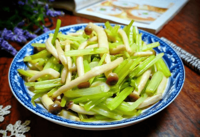 炒什么菜要放大蒜 6e0d8c2b379141f9a885a9d4a7f623c3.png