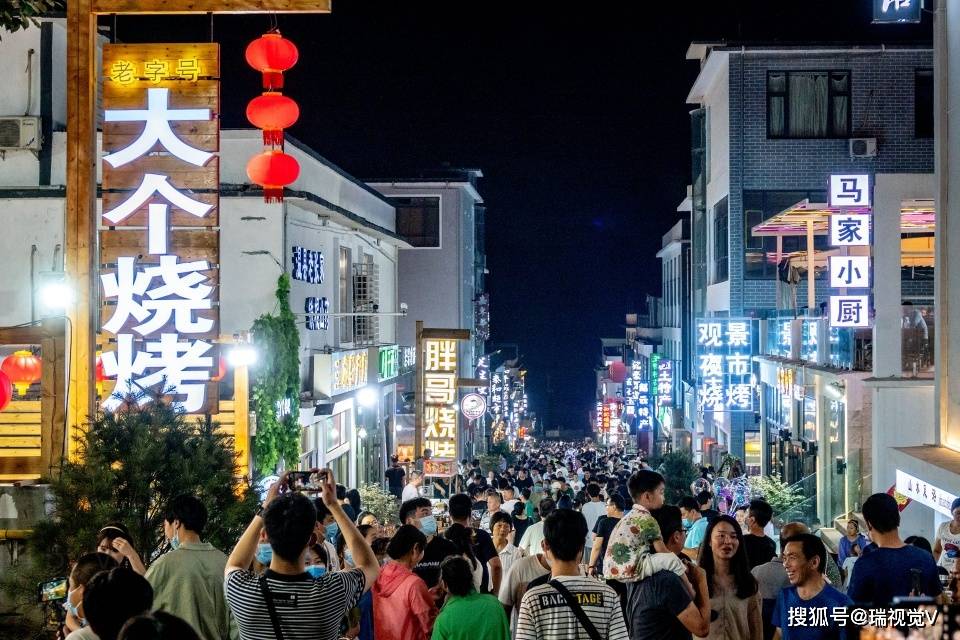 美食|美食夜市主人使出一招，让食客吃得放心了如何吃到真羊肉烤的串