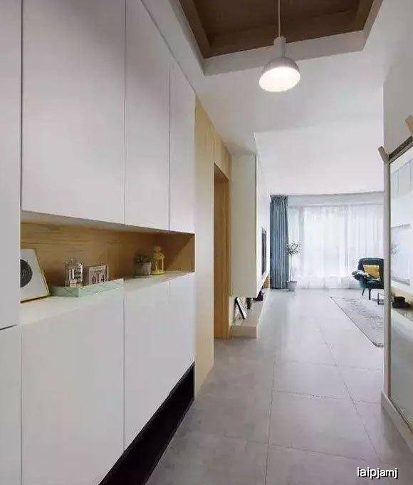 好看的门口鞋柜样式 bfec4f82fc744d09829e8031ae06cd14.jpeg