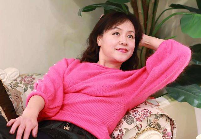 怎么追中年女性 e01fe22889d545868ef3f70eff4b4051.jpeg