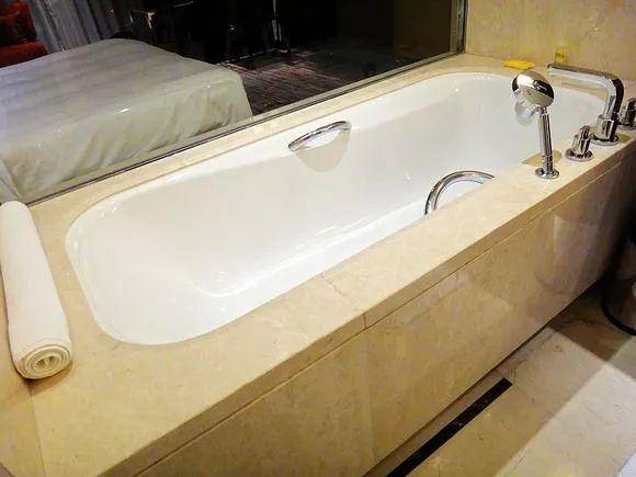 什么酒店有大浴缸 542e1d5745b3456aaa8166f09093860f.jpeg