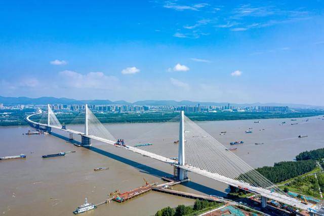 vsl工程丨 世界首座轻型钢混结构斜拉桥—南京长江第五大桥顺利合龙