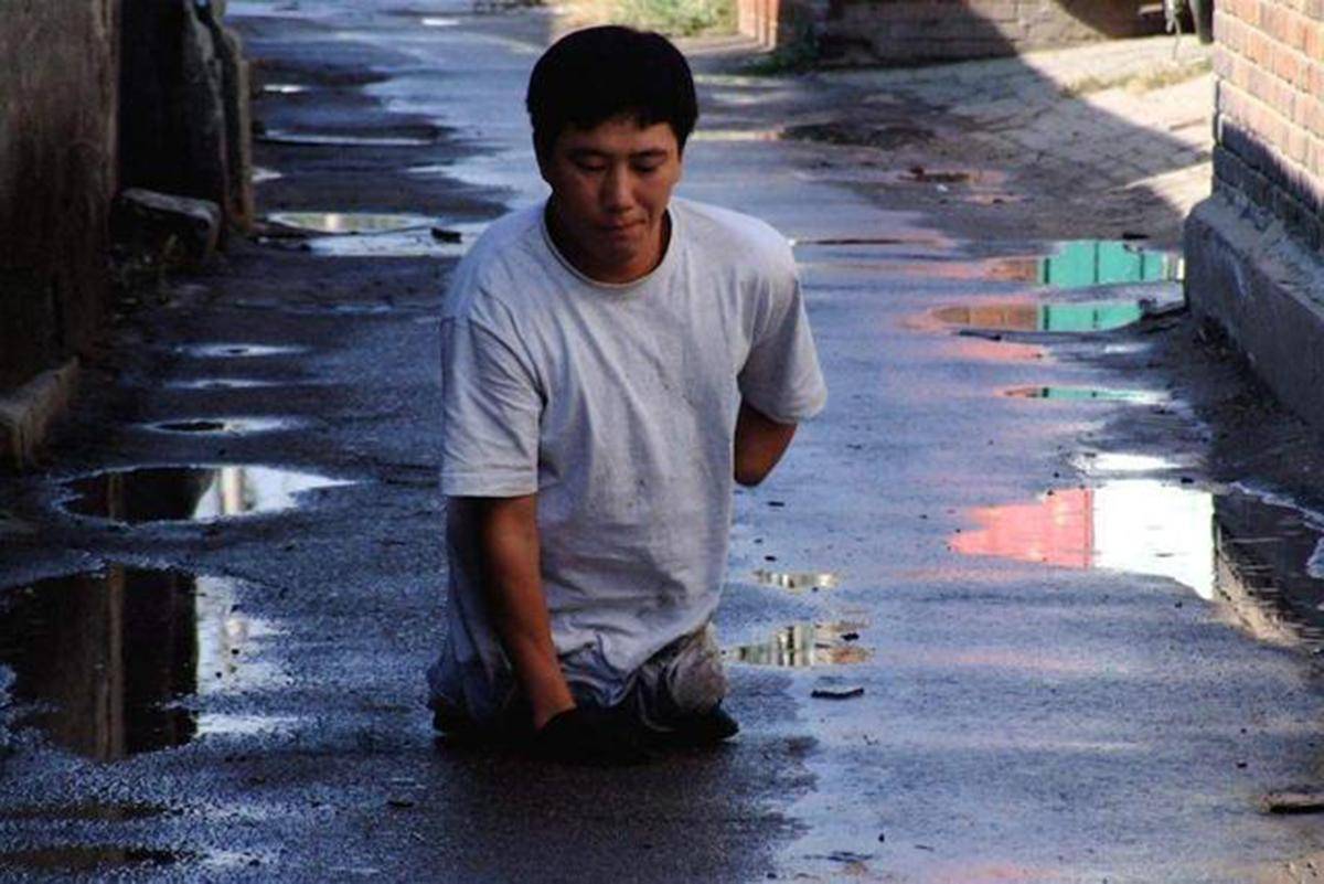原创24年前因捡一条“钥匙链”,失去双腿和左臂,宋学文结局如何? 原创24年前因捡一条“钥匙链”,失去双腿和左臂,宋学文结局如何?