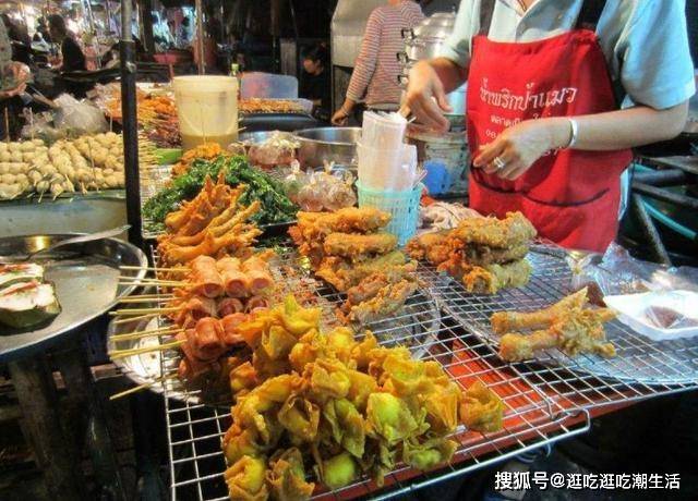 地摊经济大热，这四种最火的小吃你吃过没？