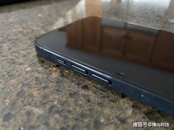 海外達人提前上手iPhone 12機模，對比iPhone 11這一點變化最明顯 科技 第3張