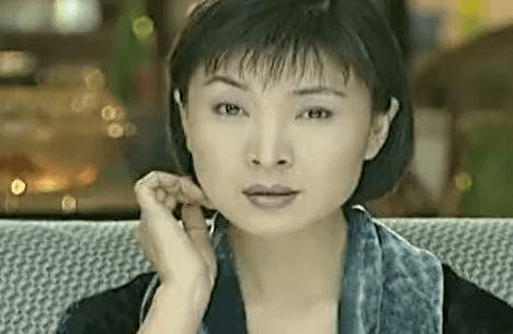 原创那个唱《常回家看看》的歌手陈红,跳女团舞,这脸真是一言难尽!