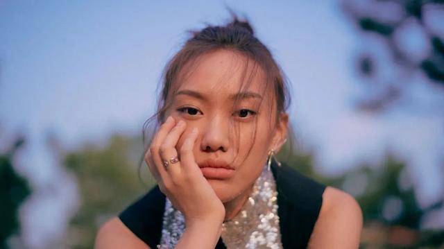 闫妮女儿邹元清:11岁初登荧屏,曾被嘲捧不红的