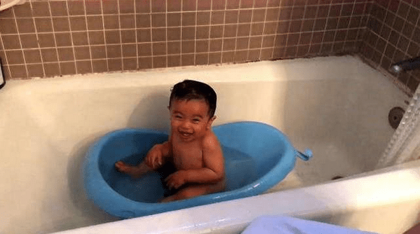 孩子|第一种要恭喜了孩子长大性格如何？看娃洗澡就能猜到八九不离十