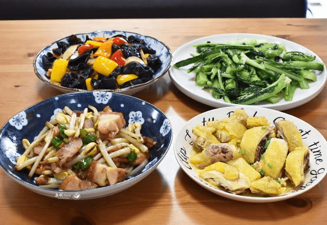 如何搭配一桌菜 bf5868d429d346b7ba89cae26fb92236.png