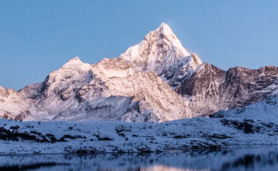 (图:位于四川小金县的世界自然遗产四姑娘山)