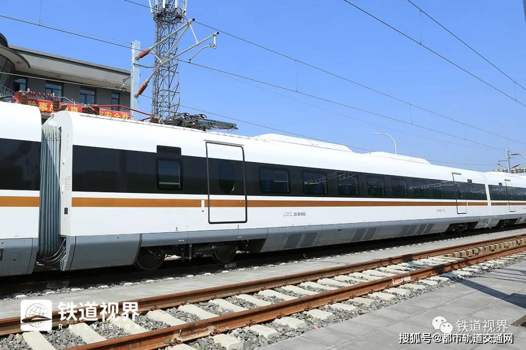 crh3a-a动车组采用的大尺寸外摆式塞拉门