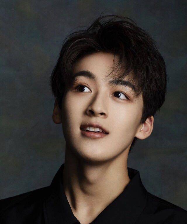 栩嘉|今年高考明星阵容强大，张子枫焉栩嘉被围观，何洛洛赵今麦受关注