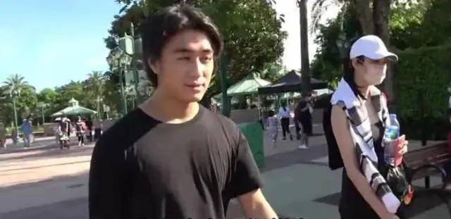 仪式|原创赌王子女操持设灵仪式被赞，“长孙之母”奚梦瑶为何却被骂惨？