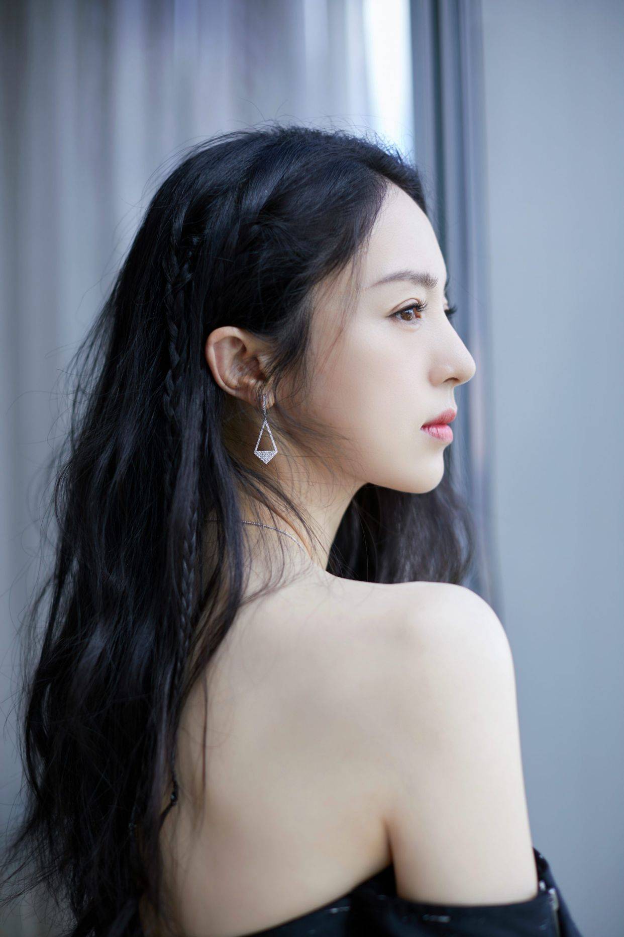 董璇刚去高云翔那接完孩子，就被曝光新恋情 ，