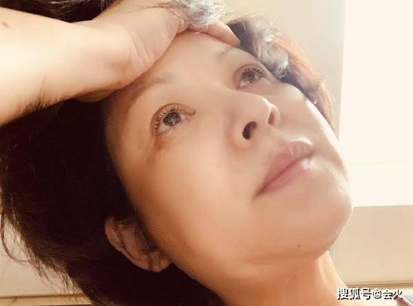 影后|原创60岁影后仍未婚！自曝晕眩4天送医，发文称害怕第二天醒不过来