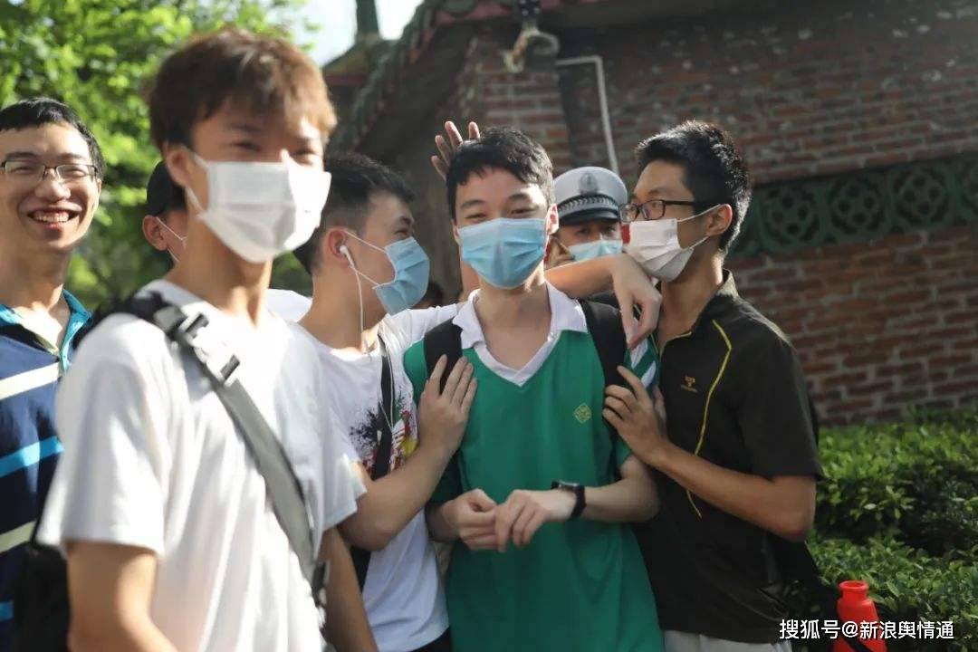 观点评论|高考撕毁别人答题卡 舆论：不应止于取消成绩