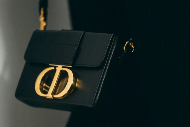 包包|这4个奢侈品牌包包，大家最近都抢着入手！