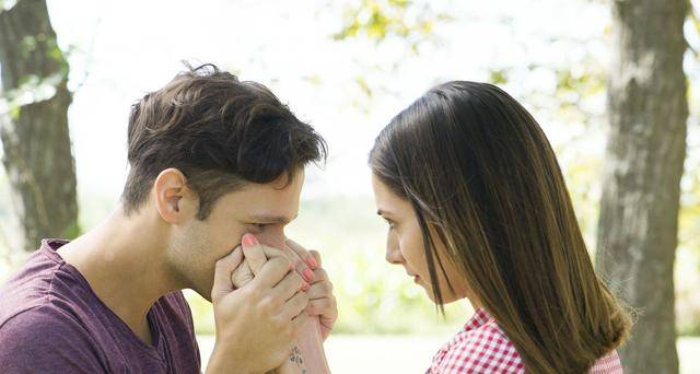 长伴情感:夫妻经常冷战怎么办?学会这三点走出婚姻破裂的心酸!