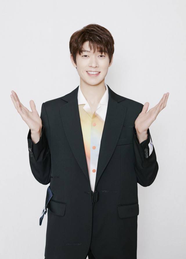 节目|原创总是出现在芒果台的综艺中，他被批综艺感太低，被强捧吗？