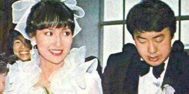 她因“小青”走红，因孕期丈夫出轨气到流产，今62岁老得认不出