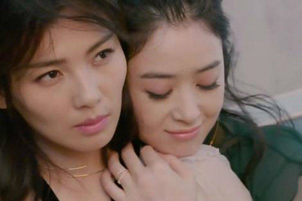 她与刘涛反目，坐实赵丽颖假唱，蒋欣为何会做