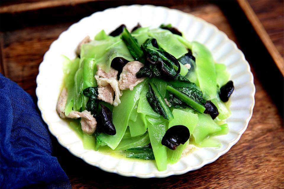 【莴笋木耳肉片】