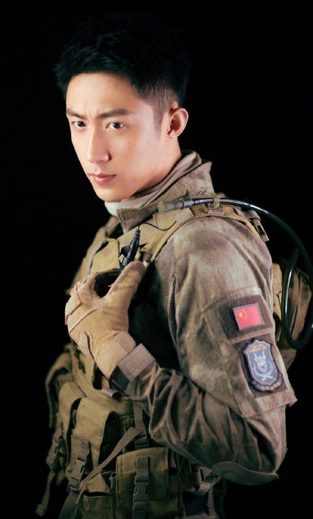原创穿军装最有男人气魄的10位男星,你们最喜欢哪一个呢?