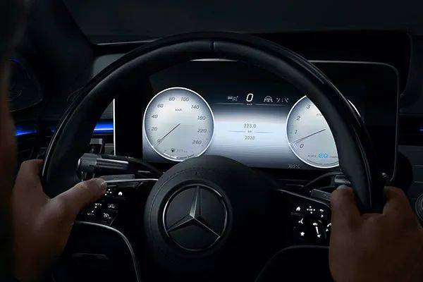 抬头显示hud评测 508c2b52e02a41ca95bab725f537e701.jpeg