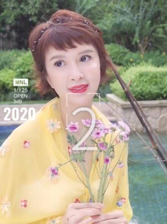 45岁金巧巧罕晒娃,嫁入豪门美貌未减,可儿子却避开亲妈基因!