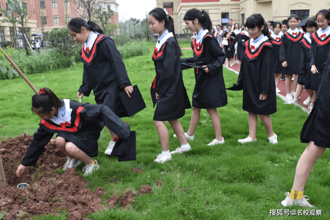为梦想加冕，向未来启航！乐至博骏公学小学2020届毕业典礼隆重举行！