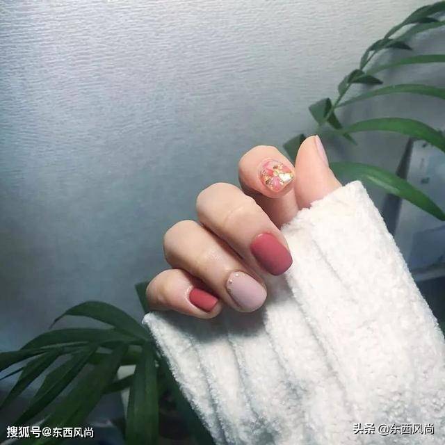 指甲|有个漂亮的美甲，不仅能提高指甲的气质，还能修饰手指更加漂亮