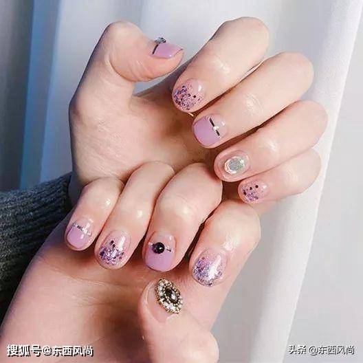 指甲|有个漂亮的美甲，不仅能提高指甲的气质，还能修饰手指更加漂亮